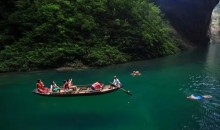 湖北恩施屏山大峽谷/地心谷+仙山貢水+獅子關(guān)+梭布埡石林+女兒城+恩施大峽谷+西蘭卡普表演春節(jié)五日游